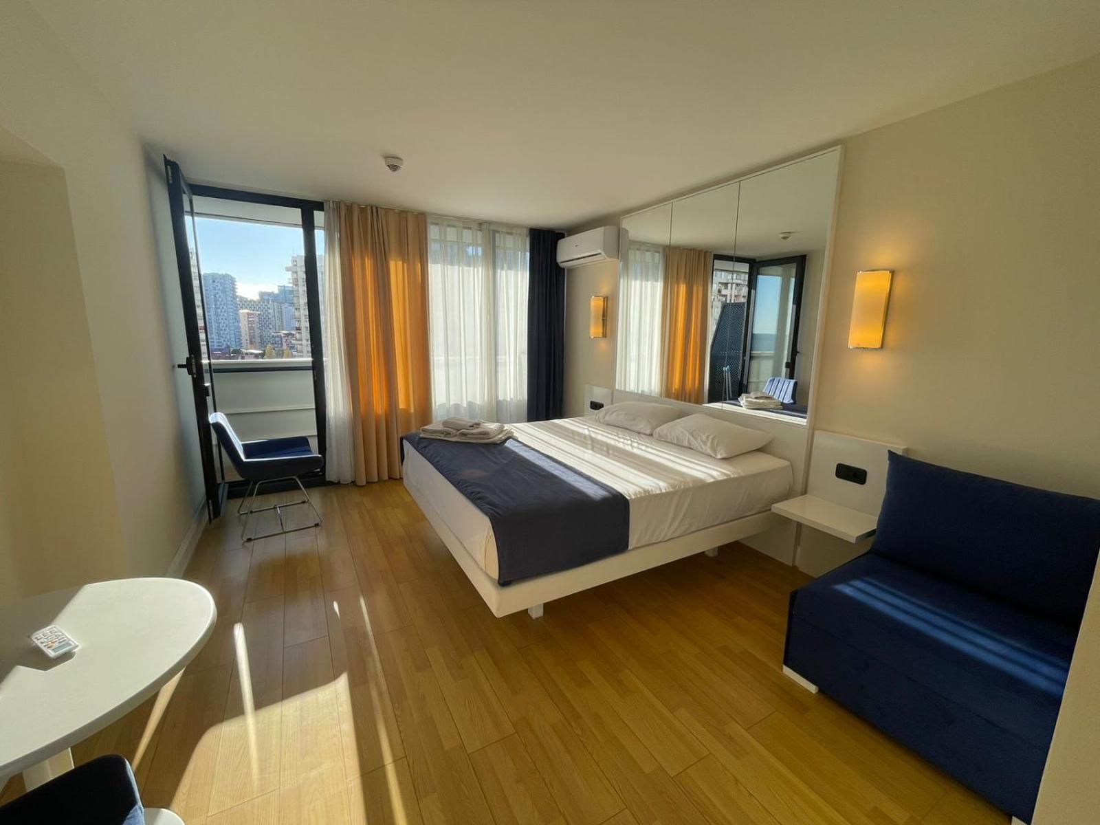 Suites Orbi City Aparthotel Batum Dış mekan fotoğraf
