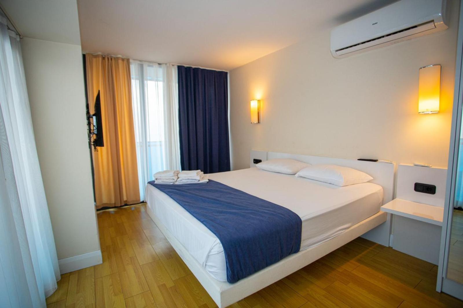 Suites Orbi City Aparthotel Batum Dış mekan fotoğraf