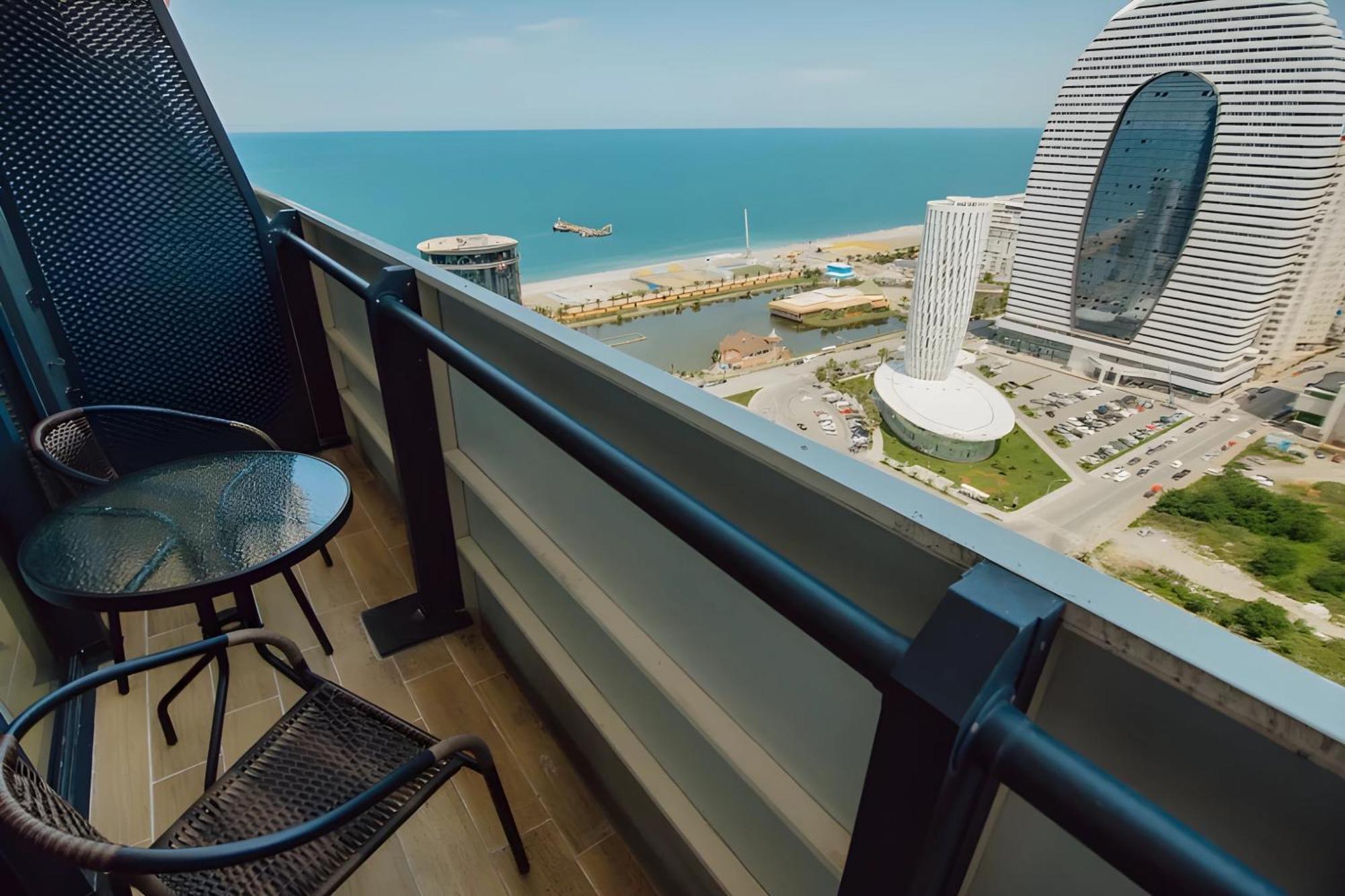 Suites Orbi City Aparthotel Batum Dış mekan fotoğraf
