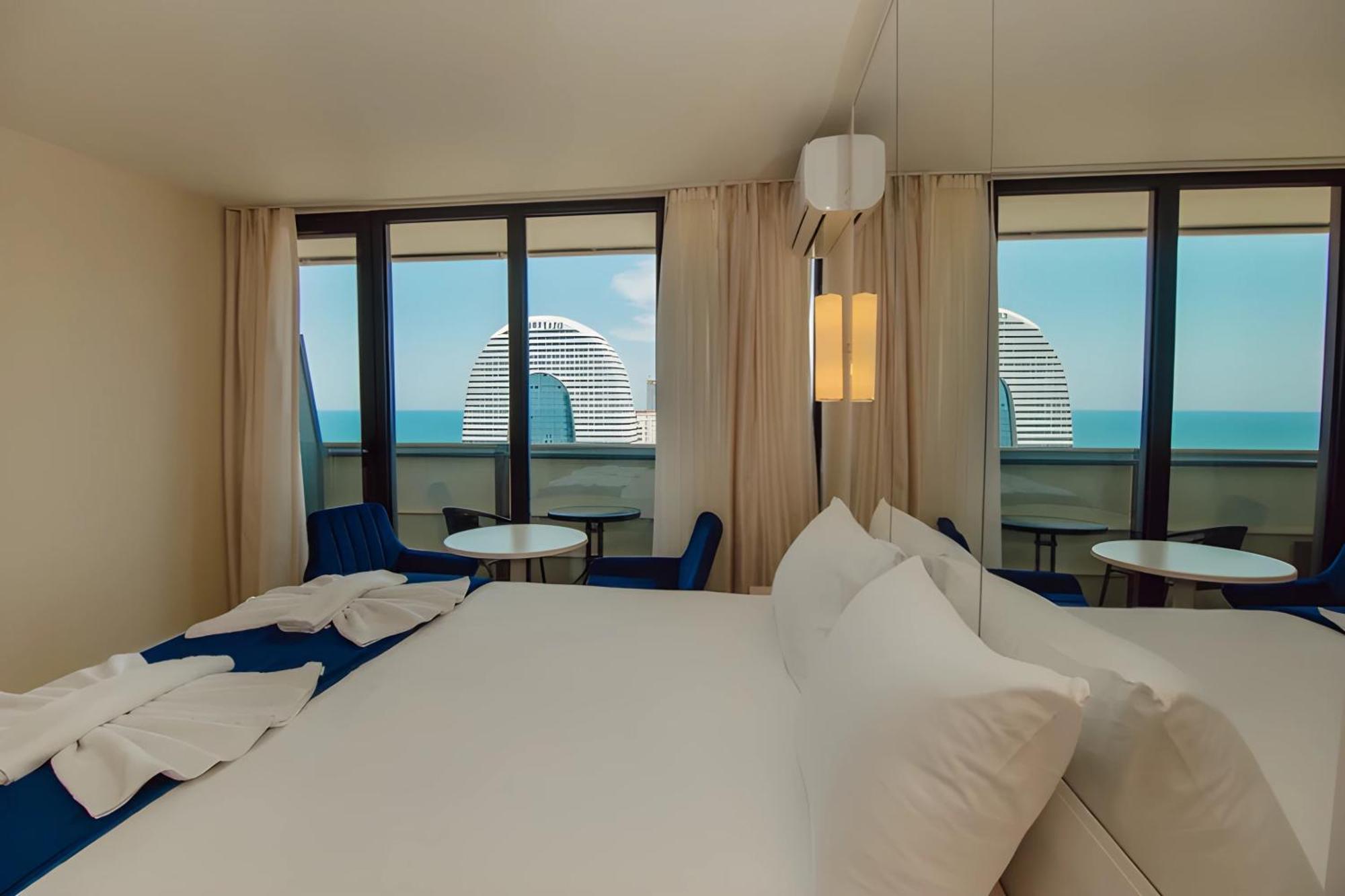 Suites Orbi City Aparthotel Batum Dış mekan fotoğraf